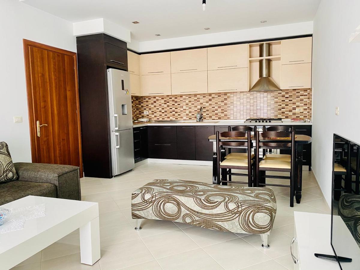 Downtown Apartment Fier Exterior foto